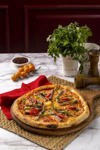 Biftekli Dilimli Pizza
