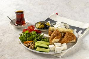 Aceleci Kahvaltı