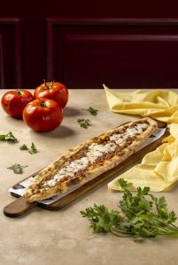 Kıymalı Kaşarlı Pide
