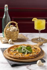 Üç Mantarlı Pizza
